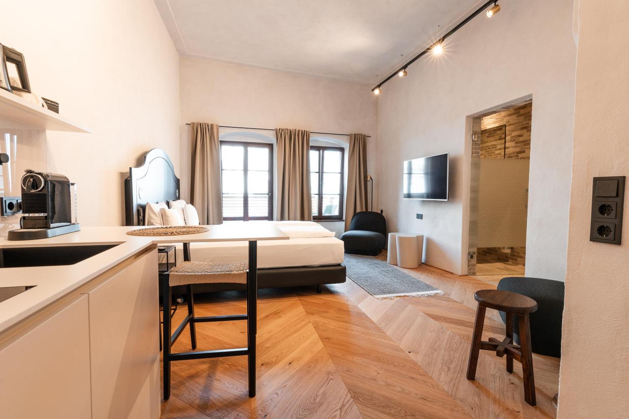 H5 Grauer Baer Studios & More Innsbruck Bagian luar foto